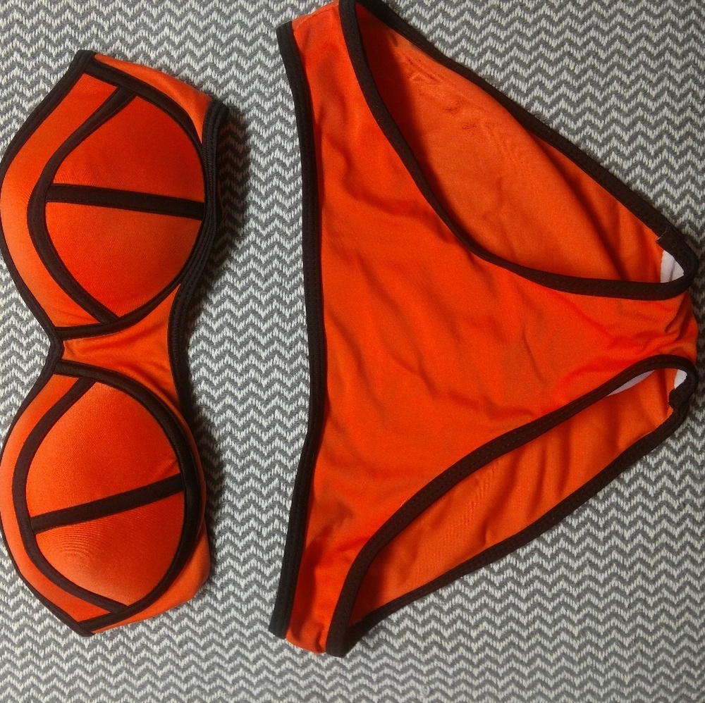 Small triangl inspired bikini neon orange